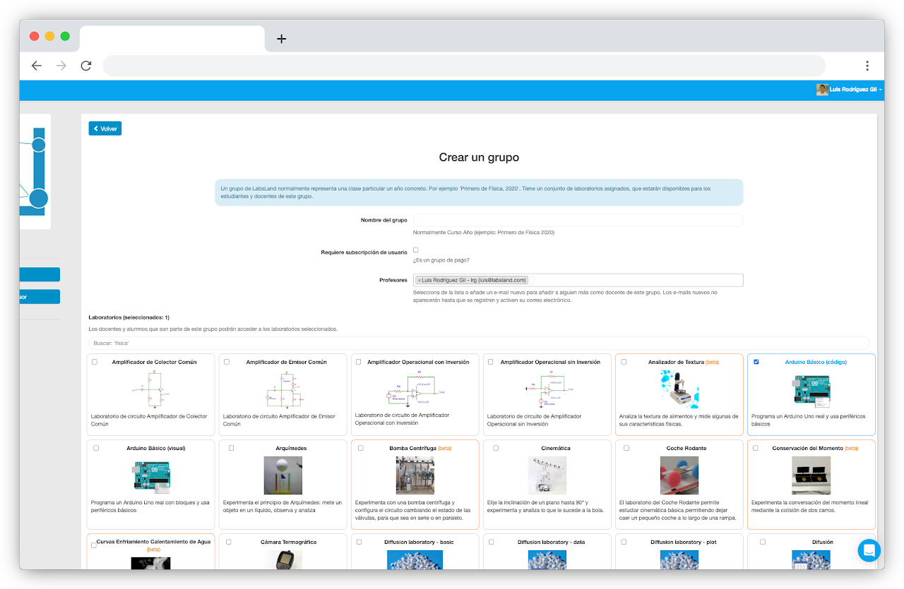 Pantalla de creación de grupo LabsLand con áreas de nombre, profesor y asignación de laboratorio